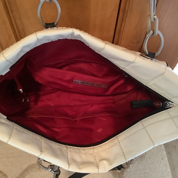 Donald Pliner Handbag - Picture 3 of 6